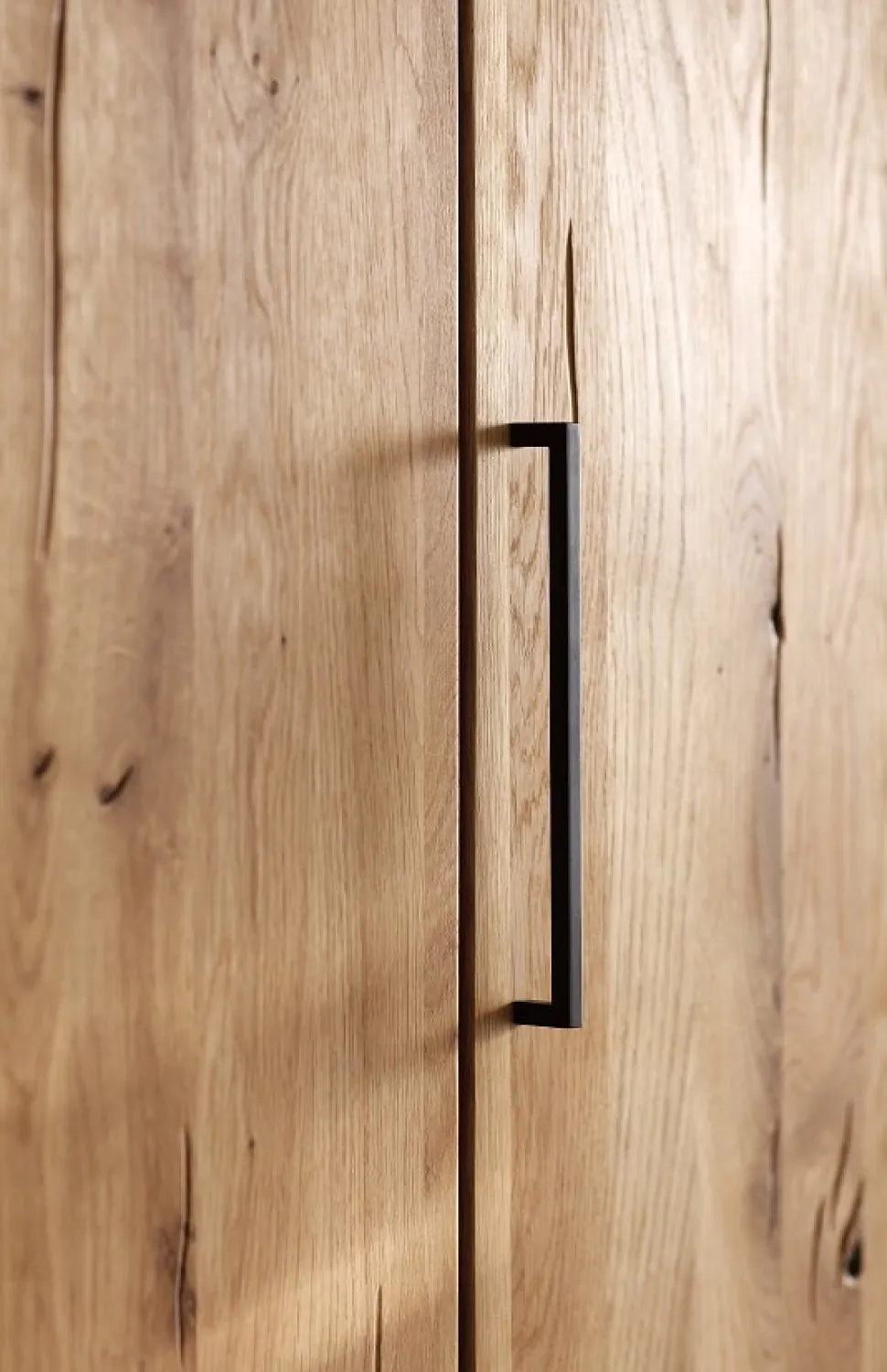 Kleiderschrank 2-trg. 133cm 'Alexandra' Wildeiche massiv geölt